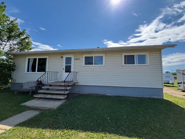 5820 48th Street, High Prairie