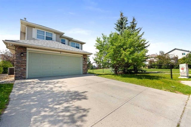 7 Country Hills Park Nw, Calgary