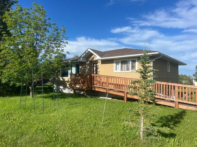 107 2 Street W, Munson