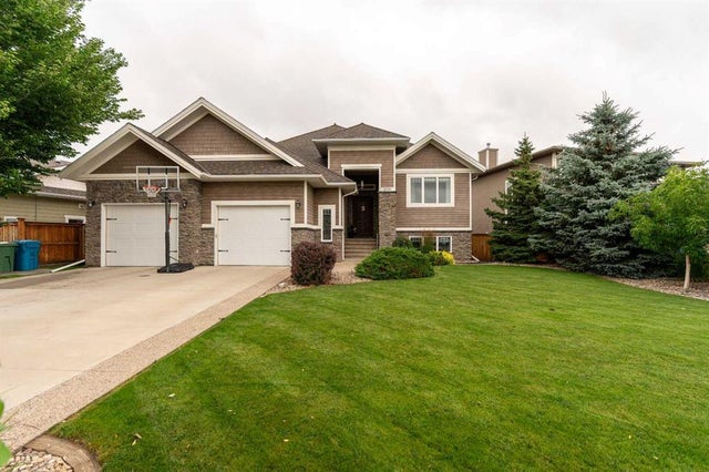 2220 33 Avenue, Coaldale