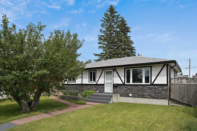 Photo for MLS®# A2238288 - home for sale at 3924 77 Street Northwest, Bowness, Calgary Alberta