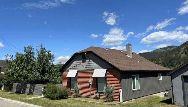 13441 17 Avenue, Blairmore