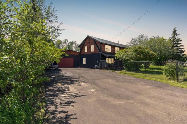 49 Poplar Crescent, Gregoire Lake Estates