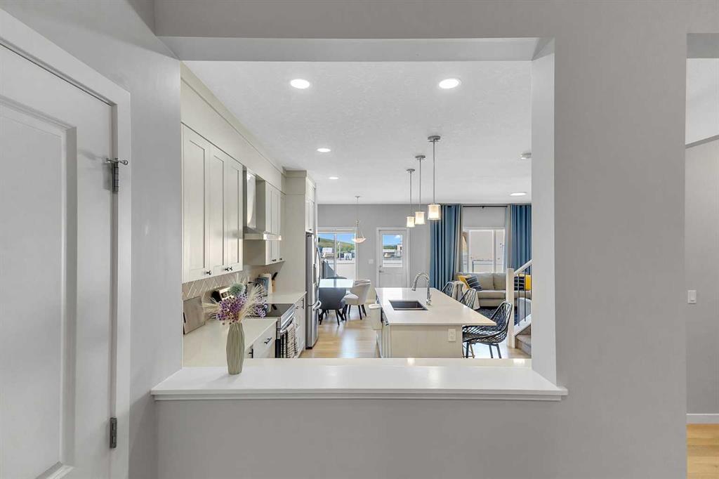 672 Walgrove Boulevard Southeast, Calgary – Residential Detached Listing Photo 5