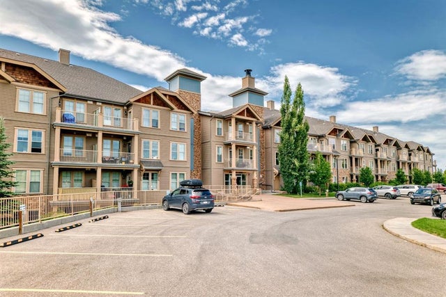Cochrane Home for Sale: Residential Listing in Sunset Ridge