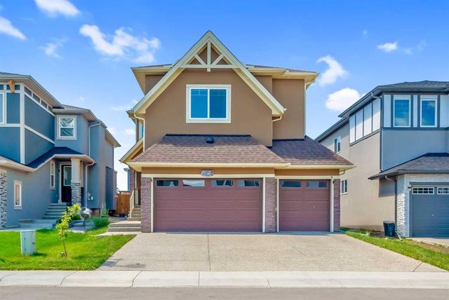 Real Estate Listing in Kinniburgh, Chestermere