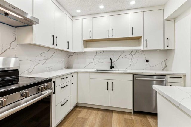 Photo for MLS®# A2239262 - home for sale at 1101, 2520 Palliser Drive Southwest, Oakridge, Calgary Alberta