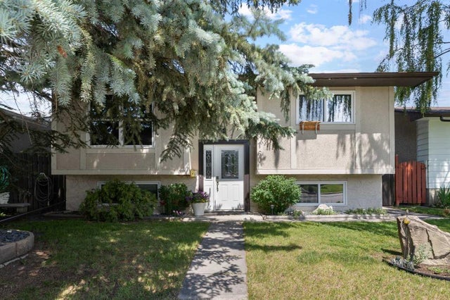 Photo for MLS®# A2239277 - home for sale at 60 Dover Meadow Close Southeast, Dover, Calgary Alberta