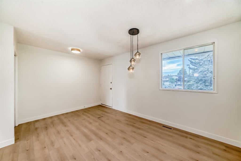 32, 1515 Falconridge Drive Northeast, Calgary – Residential Row/Townhouse Listing Photo 3