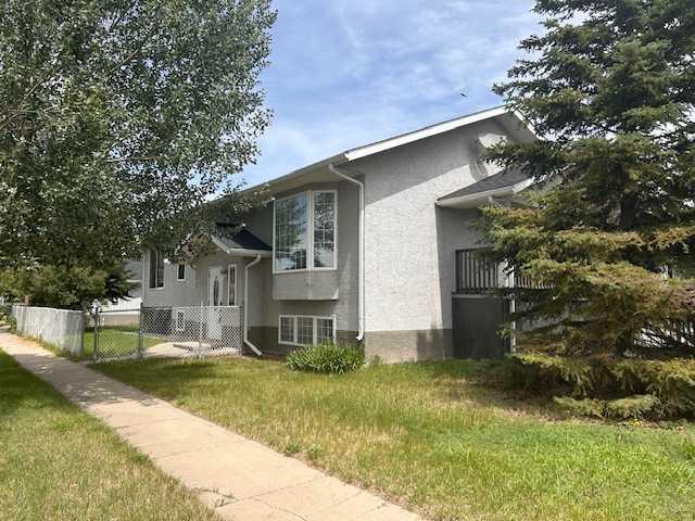 202 2 Avenue E, Hanna
