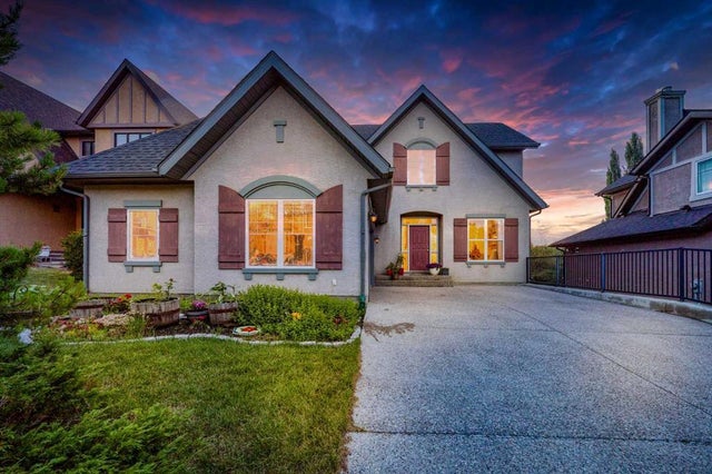 Real Estate Listing in Tuscany, Calgary