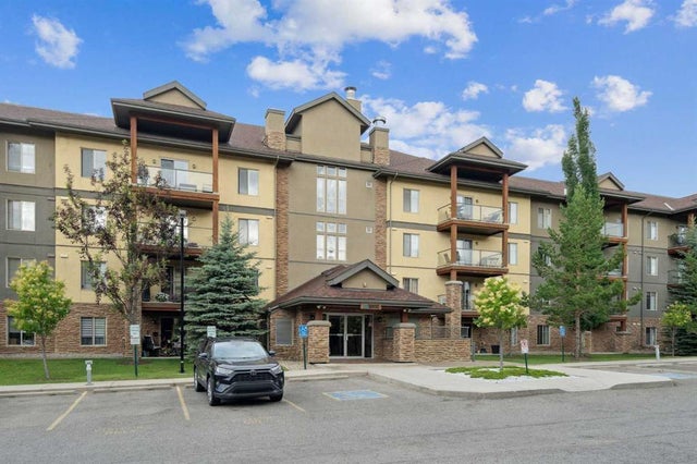 Okotoks Real Estate: Residential Property for Sale in Crystal Shores