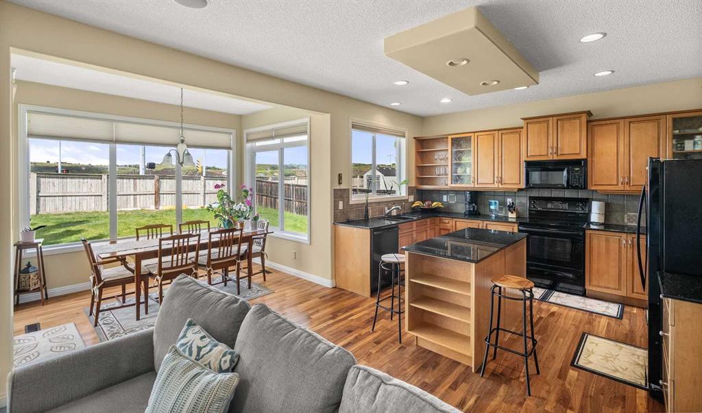 160 Royal Oak Heights Northwest, Calgary – Residential Detached Listing Photo 7