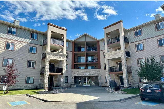 2214, 505 Railway Street W, Cochrane