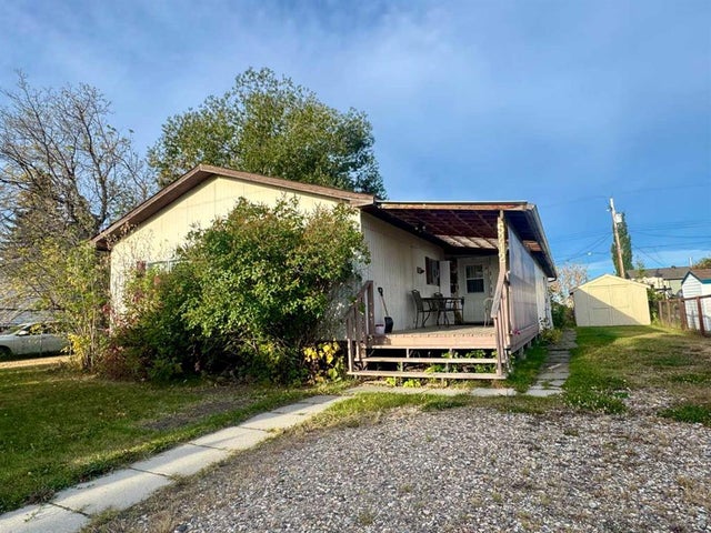 5212 52a Street, Eckville