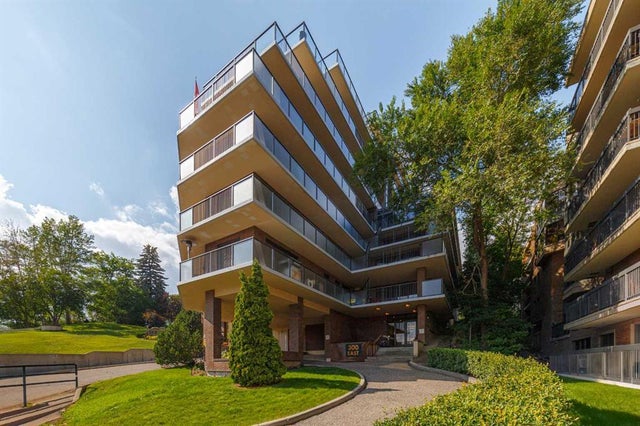Calgary Real Estate: Residential Property for Sale in Crescent Heights