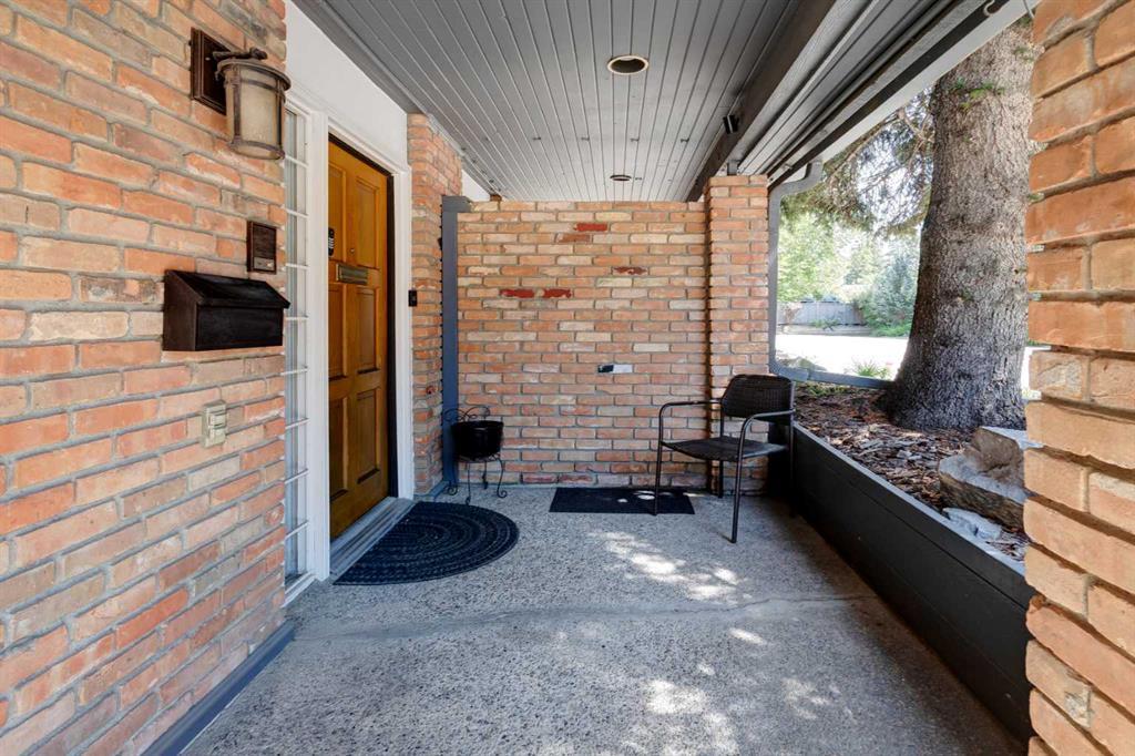 212, 4037 42 Street Northwest, Calgary – Residential Row/Townhouse Listing Photo 2