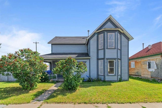 113 48 Avenue W, Claresholm