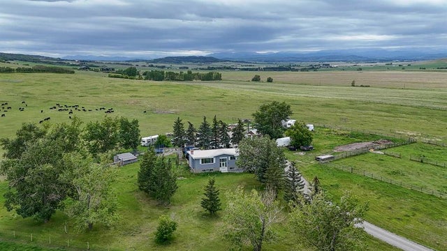 70029 7 Highway W, Rural Foothills County