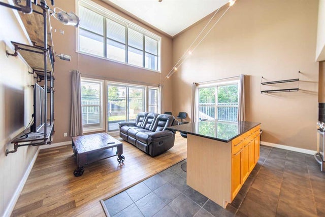 102, 1505 27 Avenue Sw, Calgary