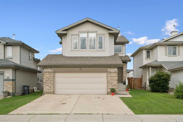 Real Estate Listing in Westmount_OK, Okotoks