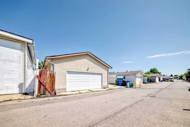 Calgary Real Estate Listing: 5307 Madigan Drive Northeast, Marlborough Park