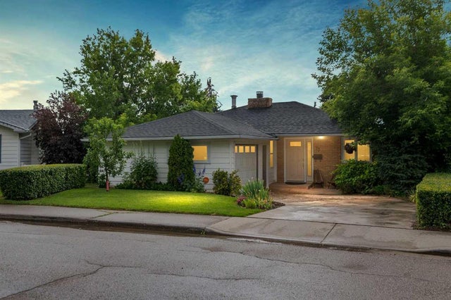 Calgary Real Estate: Residential Property for Sale in Cambrian Heights
