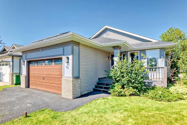 96 Douglas Shore Close Se, Calgary