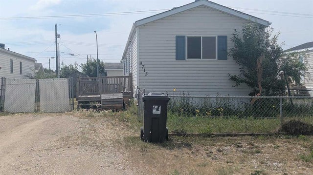 9713 108 Avenue, Clairmont
