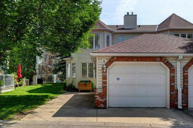 Real Estate Listing in Inglewood, Calgary