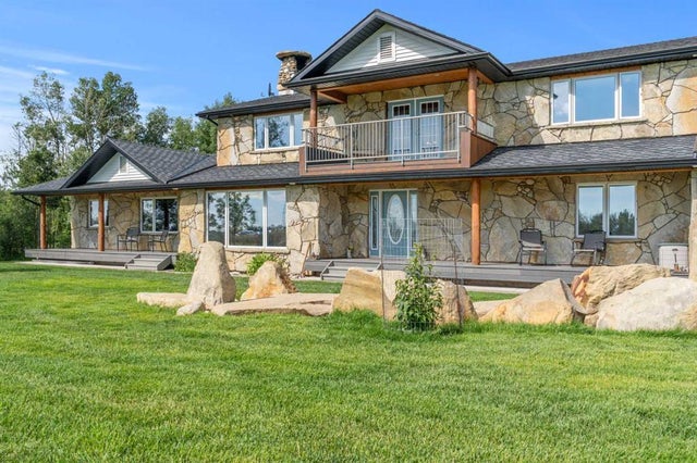 17 Oak Avenue, Rural Foothills County