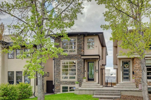 2005 32 Avenue Sw, Calgary
