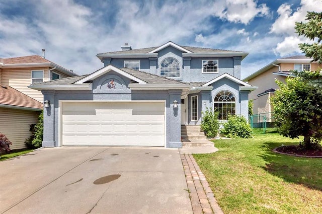 Home for Sale Located at 6 Gleneagles Close, Cochrane, Alberta