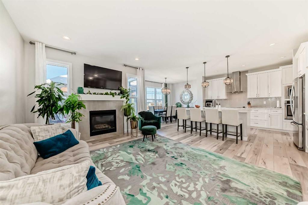 56 Belmont Terrace Southwest, Calgary – Residential Detached Listing Photo 2