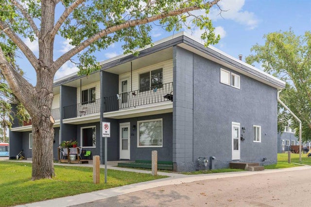 Calgary Home for Sale: Residential Listing in Vista Heights