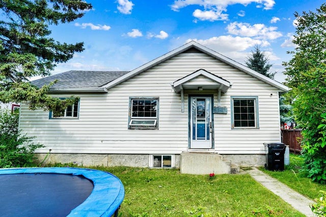 306 1 Street E, Cremona