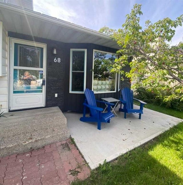 68 Wildrose Crescent W, Brooks
