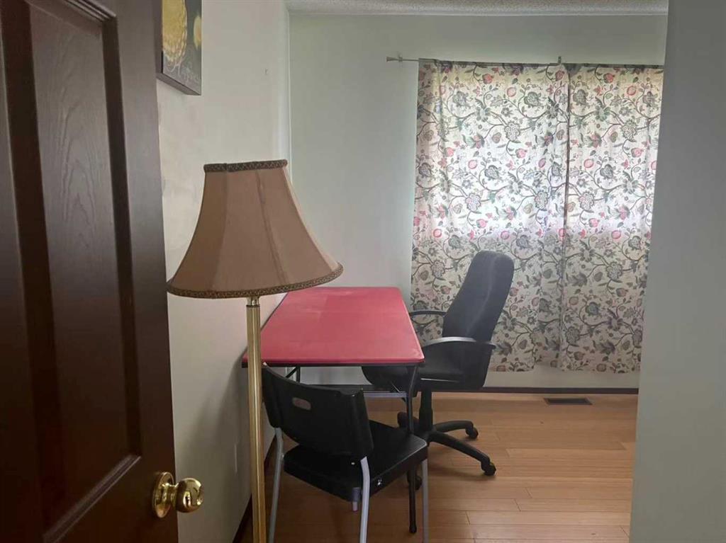 105 Valhalla Crescent Northwest, Calgary – Residential Detached Listing Photo 11