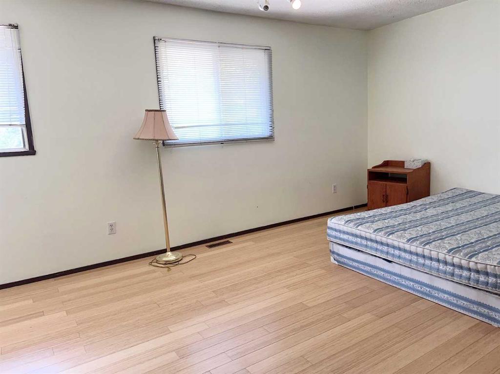 105 Valhalla Crescent Northwest, Calgary – Residential Detached Listing Photo 13