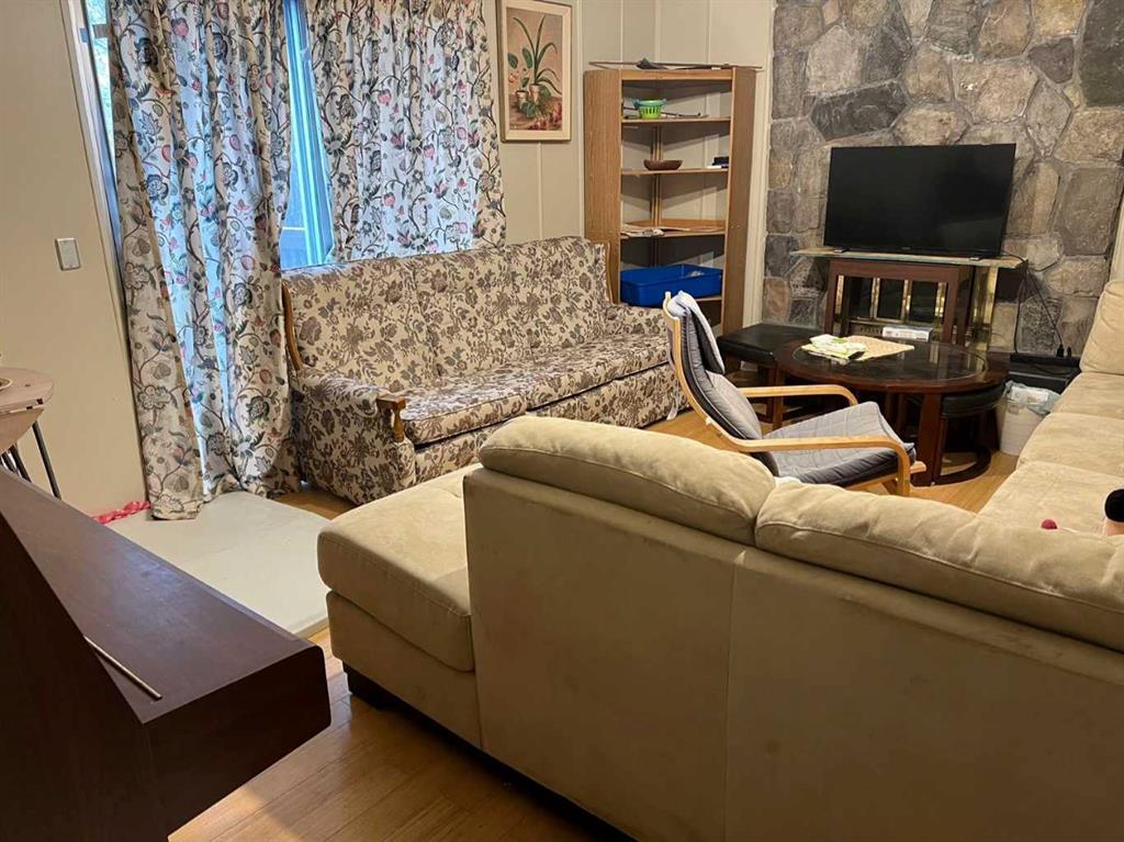 105 Valhalla Crescent Northwest, Calgary – Residential Detached Listing Photo 4