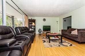 105 Valhalla Crescent Northwest, Calgary – Residential Detached Listing Photo 8