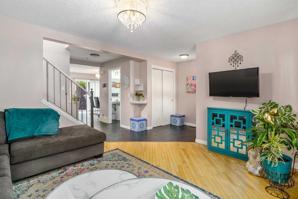 96 Everridge Way Sw, Calgary