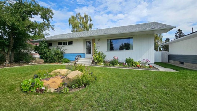 Home for Sale Located at 56 Winslow Crescent Southwest, Calgary, Alberta