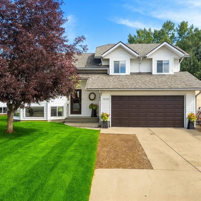 1218 Grey Avenue, Crossfield