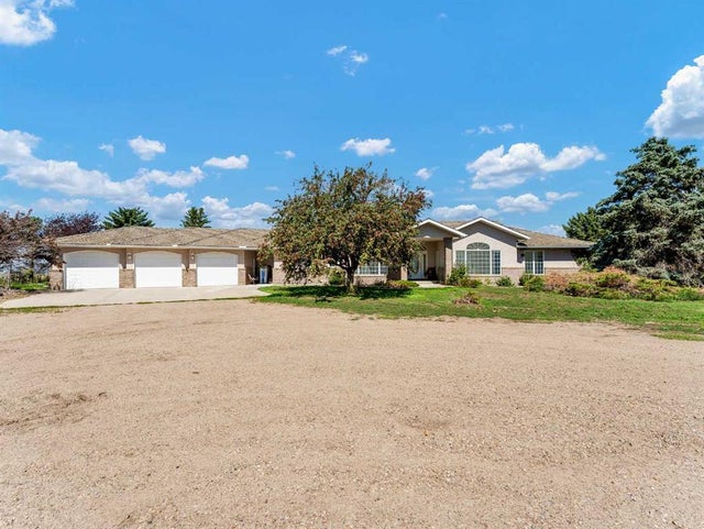 11522 Eagle Butte Road, Rural Cypress County