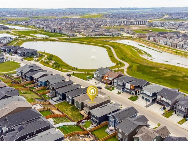 264 Lucas Way Nw, Calgary