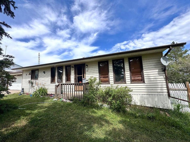 167 1 Street S, Edberg