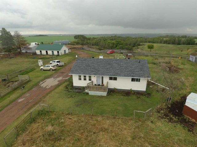 14123 Township Road 404, Rural Flagstaff County