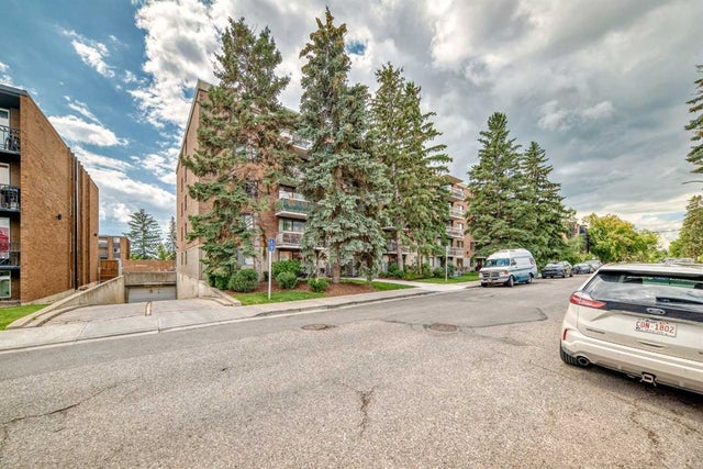 Residential Home for Sale in Calgary, Alberta