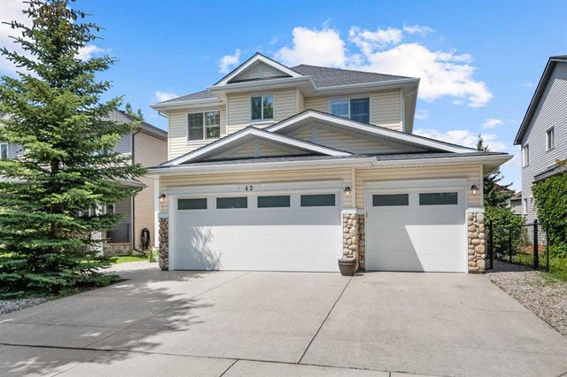 Okotoks Property for Sale: MLS®# A2243339